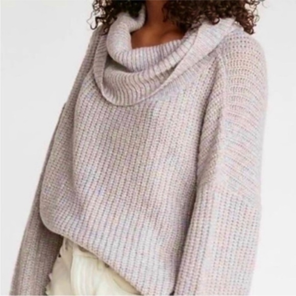 EXPRESS COWL TURTLENECK OVERSIZED PINK WHITE LONG SLEEVE CROP RELAXED SWEATER